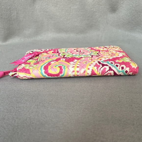 VERA BRADLEY Capri Melon Pattern Travel Organizer Wallet - Picture 3 of 11